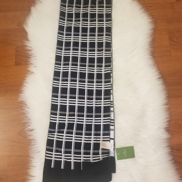 NWT Kate Spade hat and scarf in box. - Picture 2 of 8